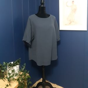 Linen blouse with neat sleeves